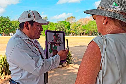  Chichén Itzá y su Esplendor bajo la Guía de Abel Padilla
