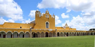 izamal, convento de izama, fray diego de landa, visita juan pablo II, pueblos de mexico