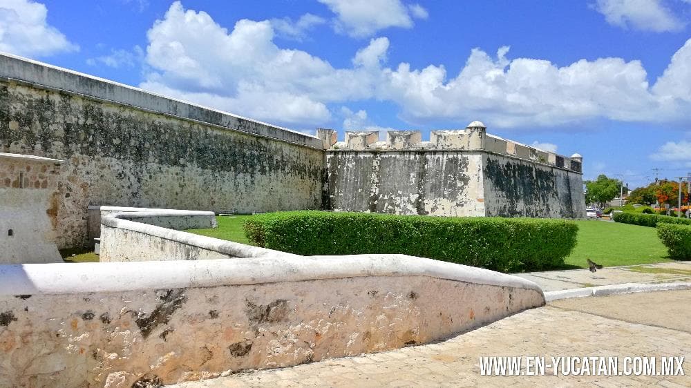 Fuertes y Baluartes en Campeche, Murallas de Campeche