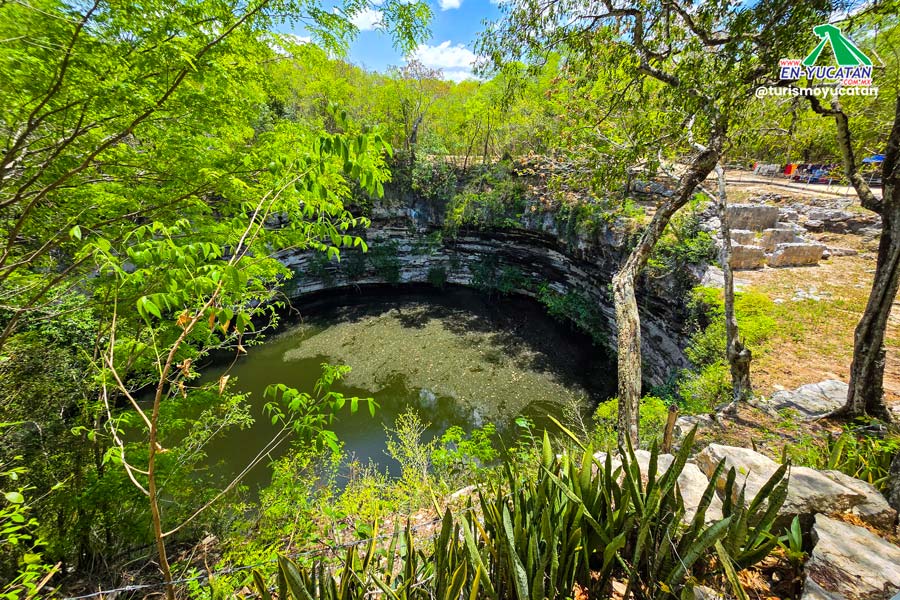 Cenote Sagrado en Chichén Itzá
