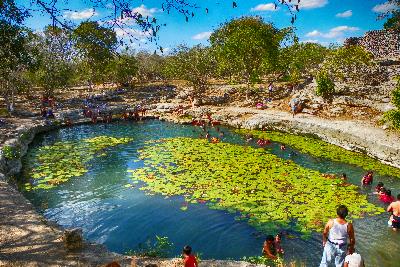 Cenote Xlacah en Dzibilchaltún