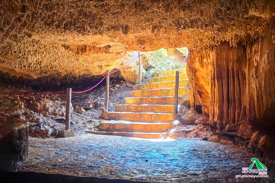 Caverna y Cenote San José Tzalam