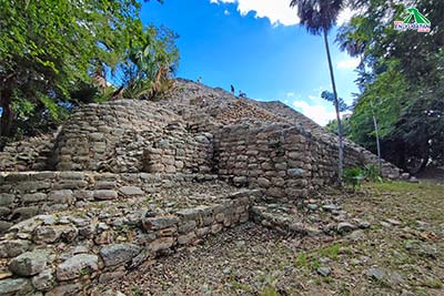Itzamaltún Mayan Pyramid