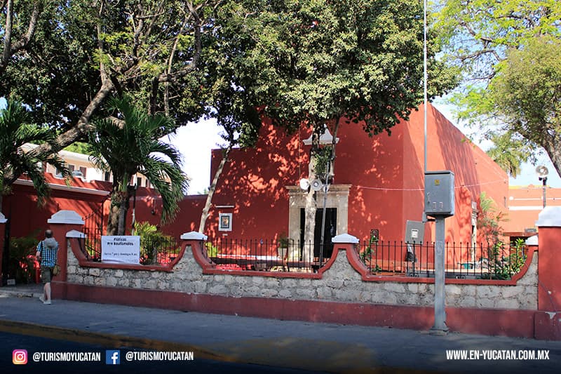 Parque de Santa Lucía, Iglesia de Santa Lucia en Mérida, Trova Yucateca en Santa  Lucía