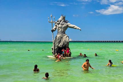 Estatua de Poseidón en Progreso