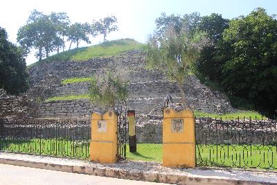 Piramide Maya en Izamal