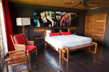 Habitación con luz roja encendida: fotografía de Reina Roja Hotel, Playa  del Carmen - Tripadvisor